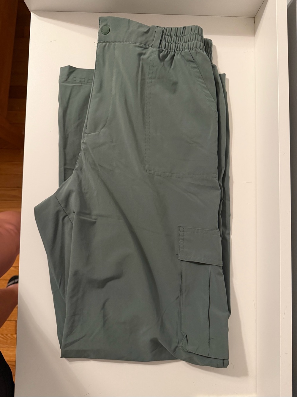 Offline by Aerie Women’s Cargo Pants in Sage Green Size L Tall